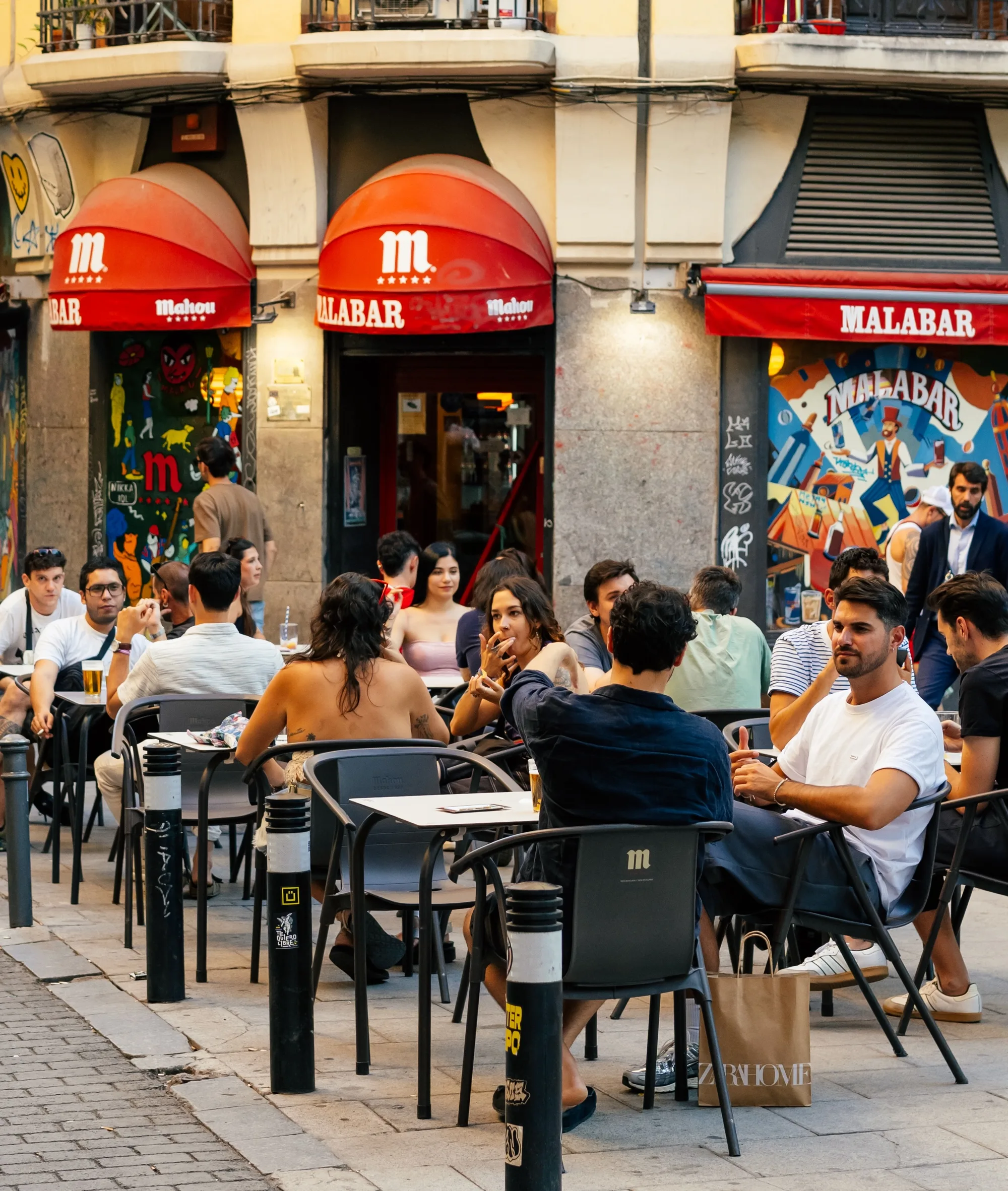 Farmacia Juanse, a tiled former pharmacy now a café on Calle de San Vicente Ferrer, Malasaña